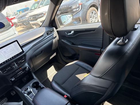 Used 2023 Ford Escape ST-Line w/ Tech Pack #1 AWD/4WD image 29