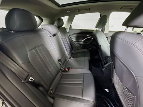 Certified 2025 Audi Q5 Premium Plus w/ Premium Plus AWD/4WD image 24