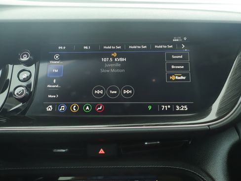 Used 2022 Buick Envision Essence w/ Technology Package II image 17