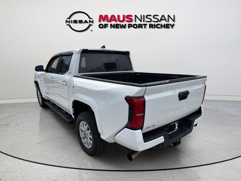 Used 2024 Toyota Tacoma SR5 AWD/4WD image 8