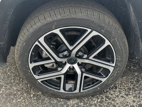 Certified 2025 Jeep Compass Limited w/ Elite Group AWD/4WD image 10