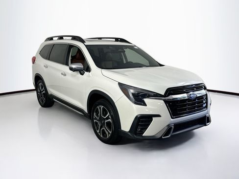 Used 2023 Subaru Ascent Touring AWD/4WD image 3