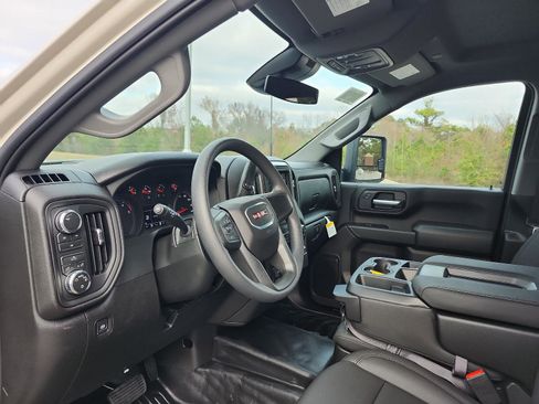 New 2026 GMC Sierra 3500 Pro image 11
