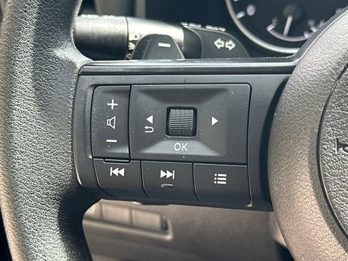 Used 2024 Nissan Rogue S AWD/4WD image 26