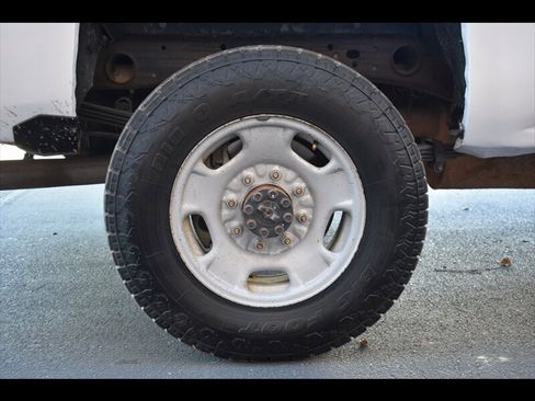 Used 2018 Chevrolet Silverado 2500 LT image 36