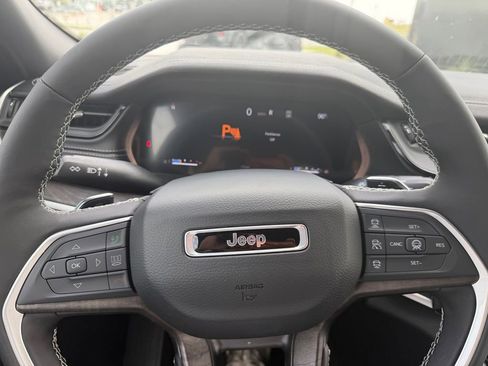 New 2026 Jeep Grand Cherokee Altitude AWD/4WD image 20