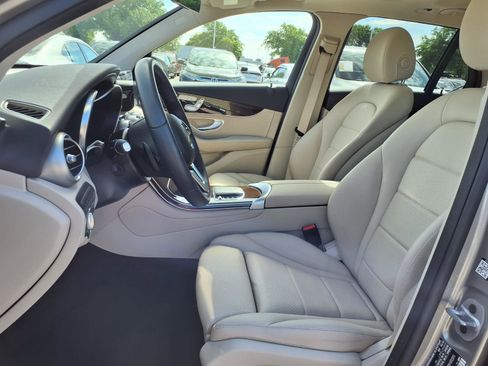 Used 2022 Mercedes-Benz GLC 300 image 17