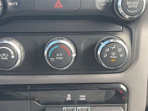 Used 2021 RAM 1500 Big Horn image 12