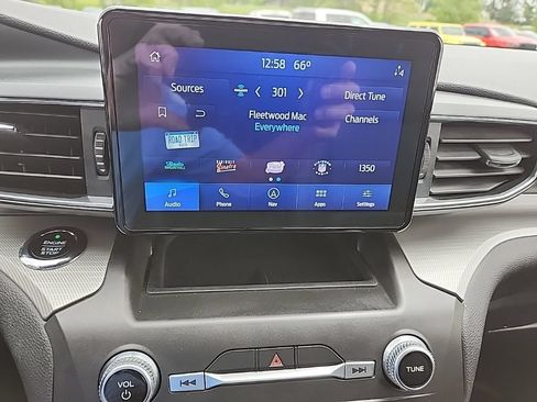 Used 2020 Ford Explorer XLT w/ Equipment Group 202A AWD/4WD image 19