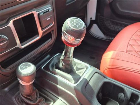 Used 2021 Jeep Gladiator Sport w/ Trailer Tow Package AWD/4WD image 12