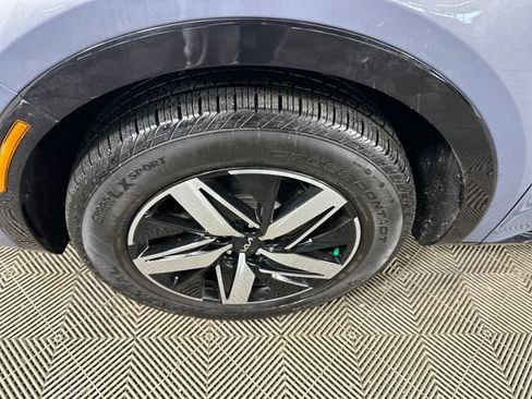 Used 2023 Kia Sorento S w/ Panoramic Sunroof Package image 10