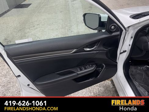 Used 2019 Honda Civic Touring image 11
