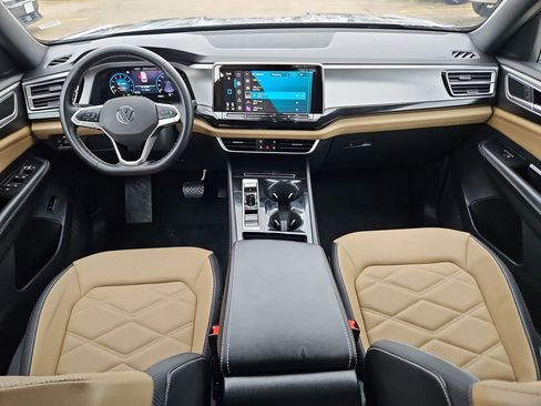 Used 2025 Volkswagen Atlas Cross Sport SE image 25