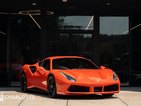 Used 2016 Ferrari 488 GTB RWD image 1