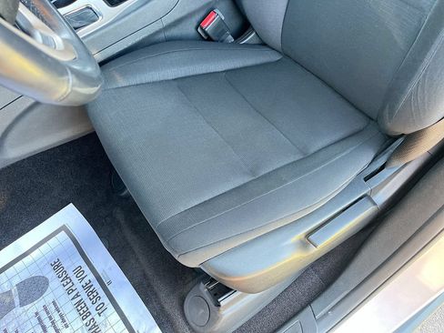 Used 2017 Jeep Grand Cherokee Laredo AWD/4WD image 18