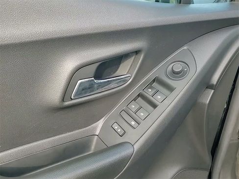 Used 2021 Chevrolet Trax LS w/ Tint and Cruise Package image 21