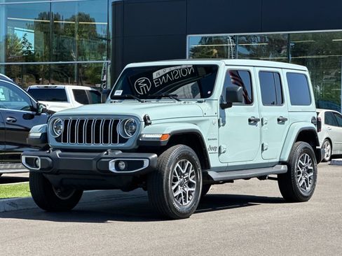 Used 2024 Jeep Wrangler Unlimited Sahara w/ Safety Group AWD/4WD image 7