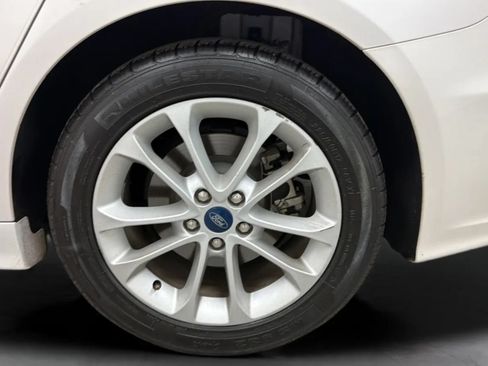 Used 2020 Ford Fusion SE FWD image 28
