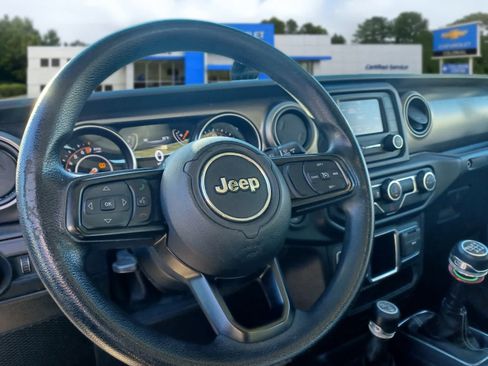 Used 2020 Jeep Wrangler Unlimited Sport AWD/4WD image 9