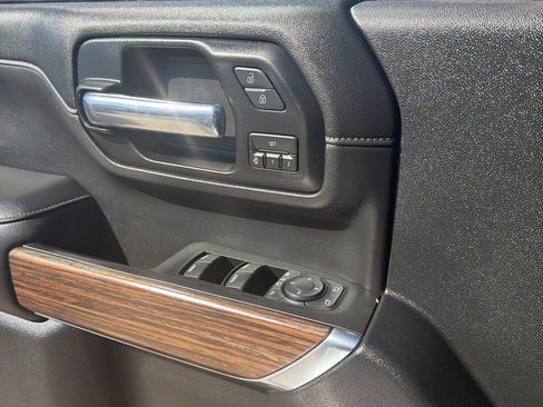 Used 2020 Chevrolet Silverado 2500 High Country image 7