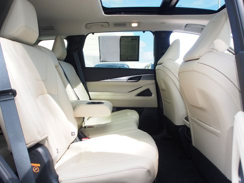 Used 2025 INFINITI QX60 Luxe AWD/4WD image 15