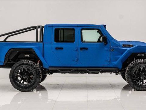 Used 2023 Jeep Gladiator Overland AWD/4WD image 5