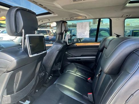 Used 2012 Mercedes-Benz GL 550 4MATIC image 14