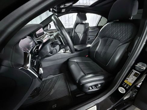 Used 2023 BMW M550i xDrive w/ Executive Package image 17