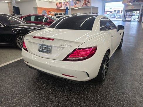 Used 2017 Mercedes-Benz SLC 43 AMG image 4