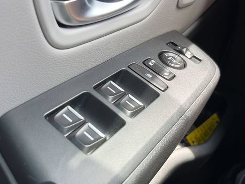 Certified 2025 Honda Pilot Touring image 28