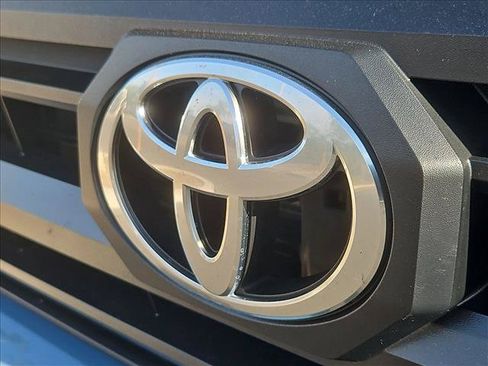 Certified 2026 Toyota Tacoma SR5 AWD/4WD image 30