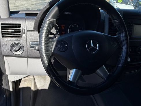 Used 2018 Mercedes-Benz Sprinter 2500 image 23