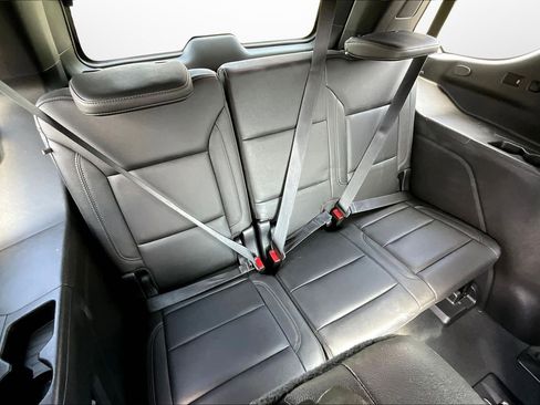 Used 2021 Chevrolet Tahoe Z71 image 19