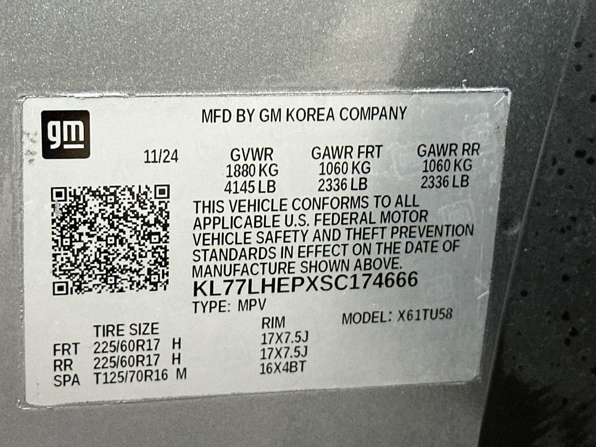 Used 2025 Chevrolet Trax LT FWD image 12
