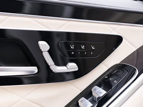 Used 2024 Mercedes-Benz S 580e 4MATIC Sedan image 40