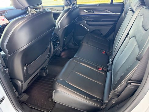 Used 2023 Jeep Grand Cherokee Overland w/ Adv Protech Group III image 17