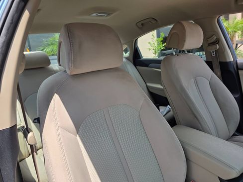 Used 2017 Hyundai Sonata SE FWD image 16