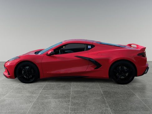 Used 2021 Chevrolet Corvette 2LT w/ Z51 Performance Package image 2