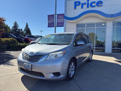 Used 2015 Toyota Sienna LE