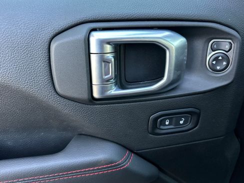 Used 2023 Jeep Wrangler Unlimited Rubicon 4xe image 10