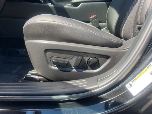 Used 2025 MAZDA CX-50 AWD 2.5 S w/ Premium Package image 18