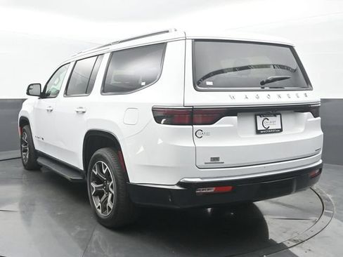 Used 2023 Jeep Wagoneer Series III w/ Preferred Equipment Group AWD/4WD image 4