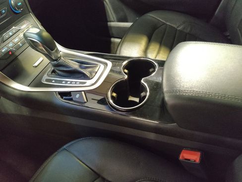 Used 2018 Ford Edge SEL w/ Equipment Group 201A FWD image 26