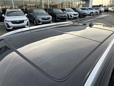 Certified 2023 Cadillac XT4 Luxury w/ Cold Weather Package image 13