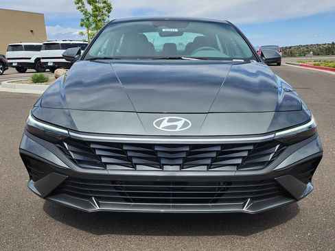New 2026 Hyundai Elantra Hybrid FWD image 9