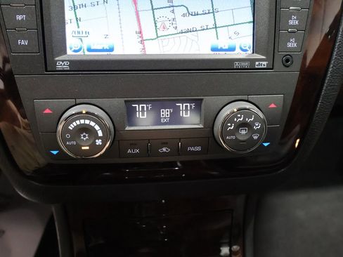 Used 2008 Cadillac DTS FWD image 27