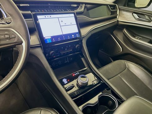 Used 2022 Jeep Grand Cherokee Limited 4xe w/ Luxury Tech Group II image 26