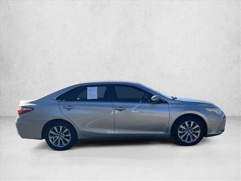 Used 2015 Toyota Camry XLE image 4