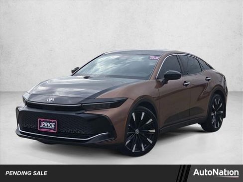 Used 2023 Toyota Crown Platinum AWD/4WD image 1