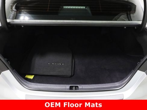 Used 2023 Toyota Camry SE image 29